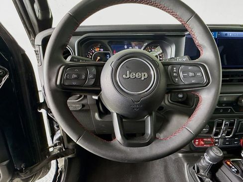 Used 2025 Jeep Wrangler Unlimited Rubicon image 11