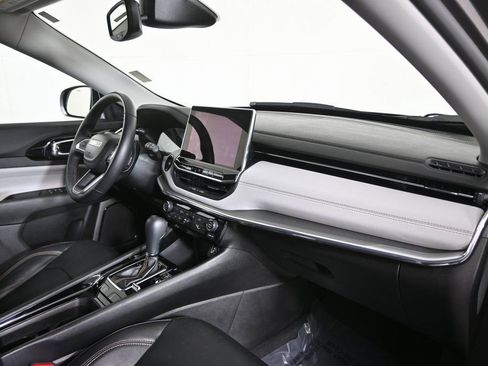 Used 2022 Jeep Compass Limited image 16