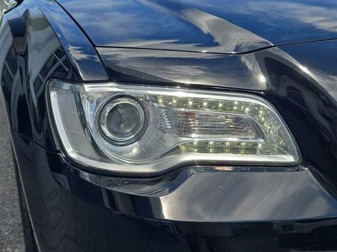 Used 2019 Chrysler 300 Touring L w/ Quick Order Package 22F RWD image 10