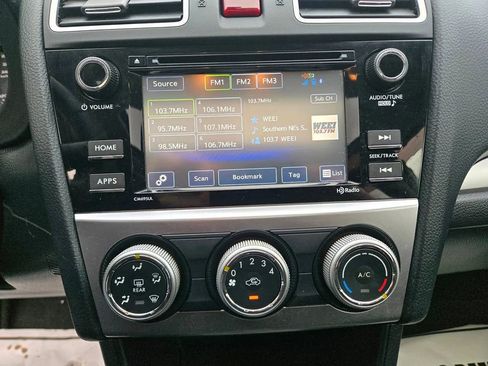 Used 2016 Subaru Crosstrek 2.0i Premium w/ Moonroof Package image 10