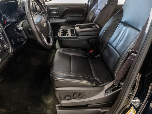 Used 2017 Chevrolet Silverado 1500 LTZ Z71 w/ Midnight Edition AWD/4WD image 10