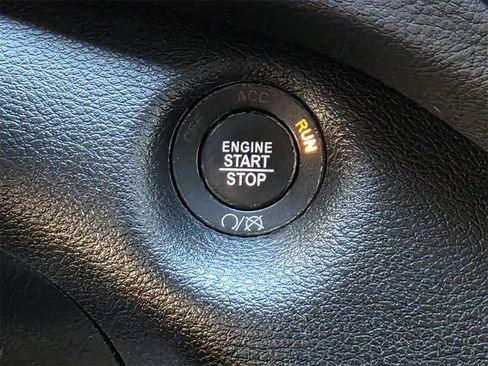 Used 2021 Jeep Cherokee Latitude Plus image 21