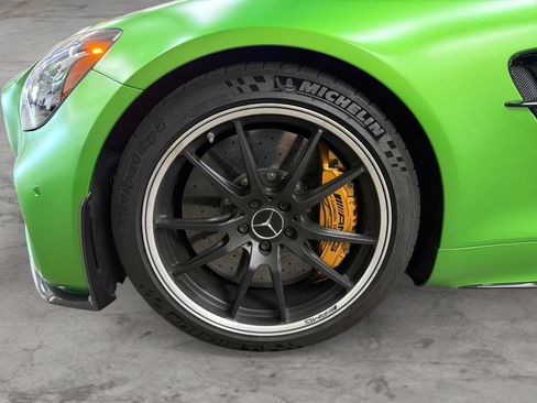 Used 2018 Mercedes-Benz AMG GT R image 9