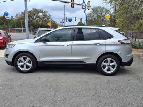 Used 2018 Ford Edge SE FWD image 4