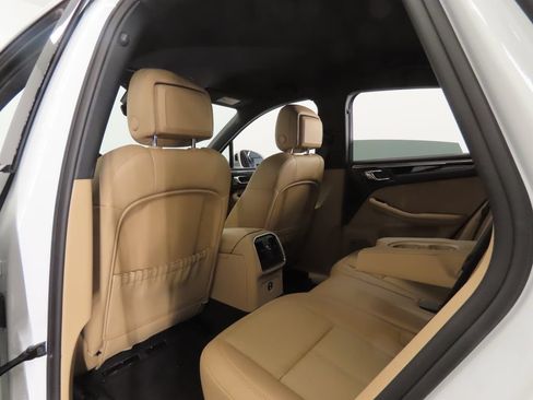 Certified 2026 Porsche Macan AWD/4WD image 45
