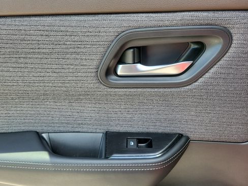 Certified 2023 Nissan Rogue SV FWD image 19
