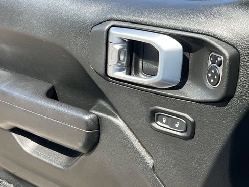 Used 2023 Jeep Wrangler Unlimited Rubicon 4xe AWD/4WD image 35