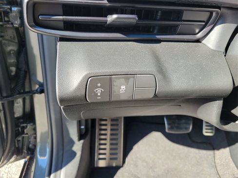 Certified 2025 Hyundai Elantra Sport image 22