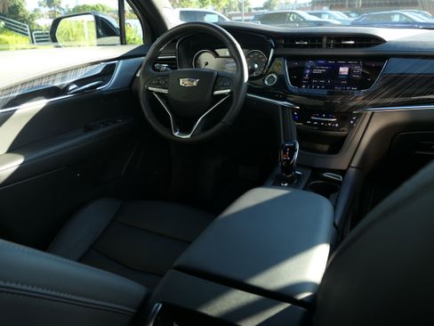 New 2025 Cadillac XT6 Premium Luxury image 25