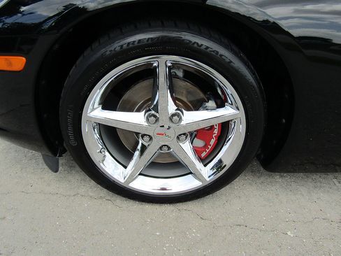 Used 2011 Chevrolet Corvette Coupe w/ Preferred Equipment Group RWD image 24