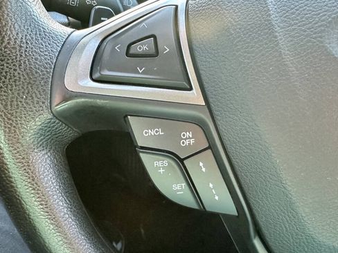 Used 2019 Ford Fusion SE FWD image 24