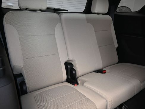 Used 2023 Chevrolet Traverse LS image 37