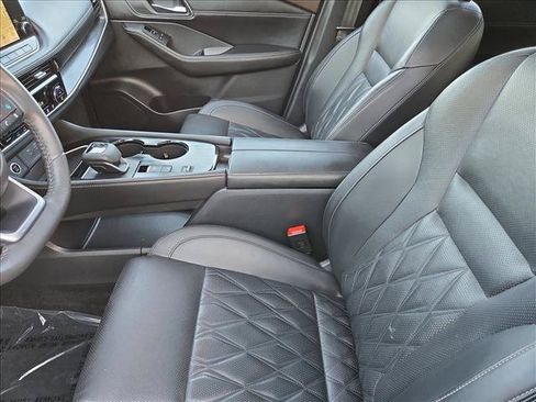 Used 2021 Nissan Rogue Platinum FWD image 16