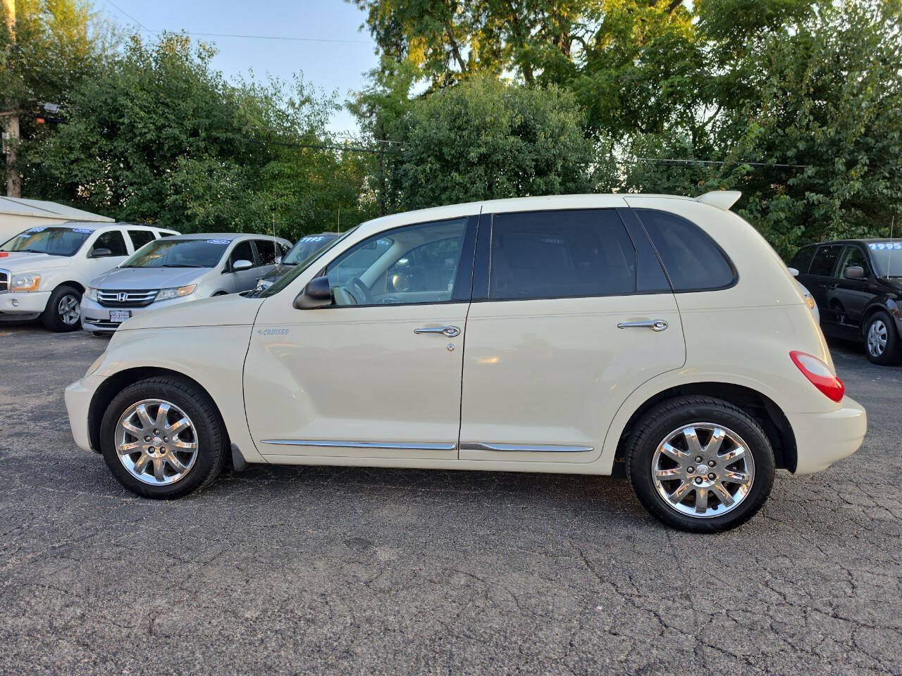 Used 2006 Chrysler PT Cruiser Limited FWD image 3