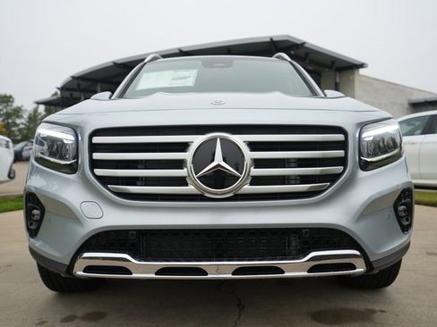 Used 2026 Mercedes-Benz GLB 250 4MATIC image 11