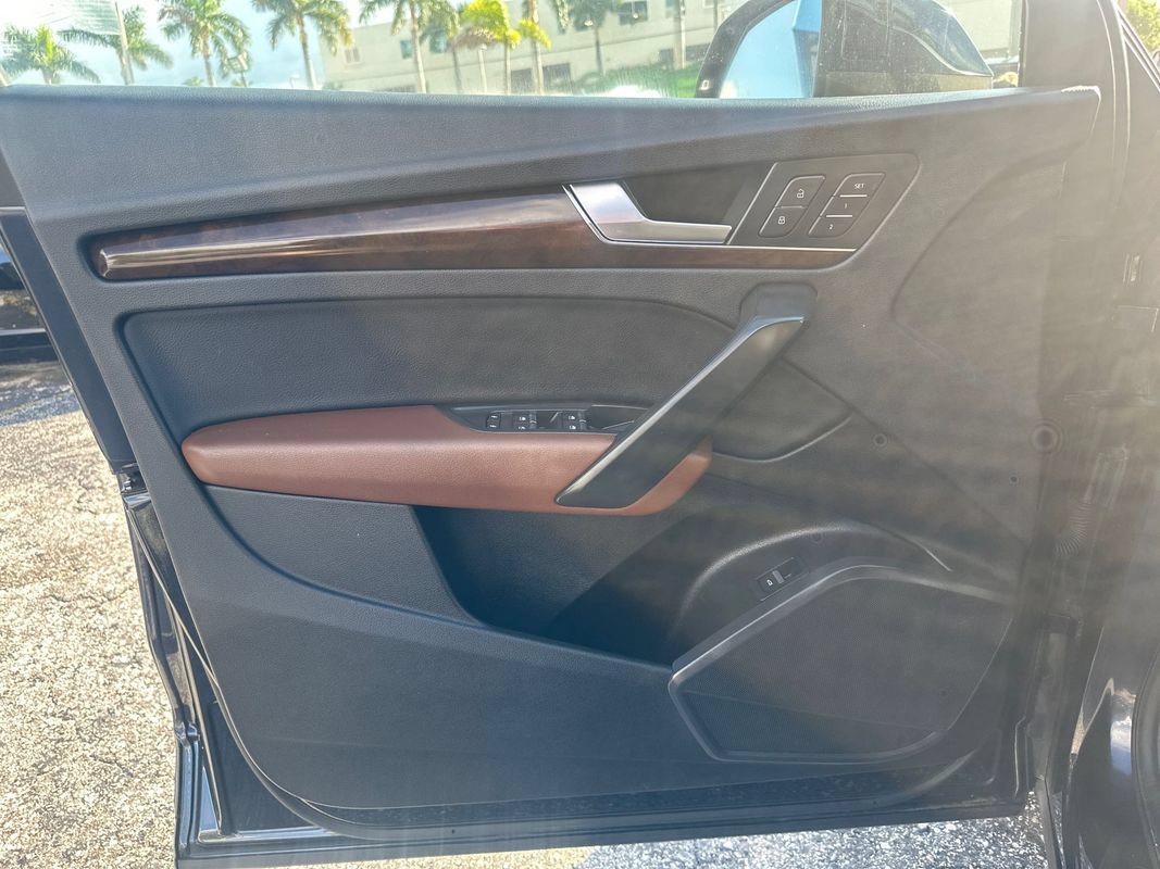 Used 2019 Audi Q5 2.0T Premium w/ Convenience Package AWD/4WD image 16