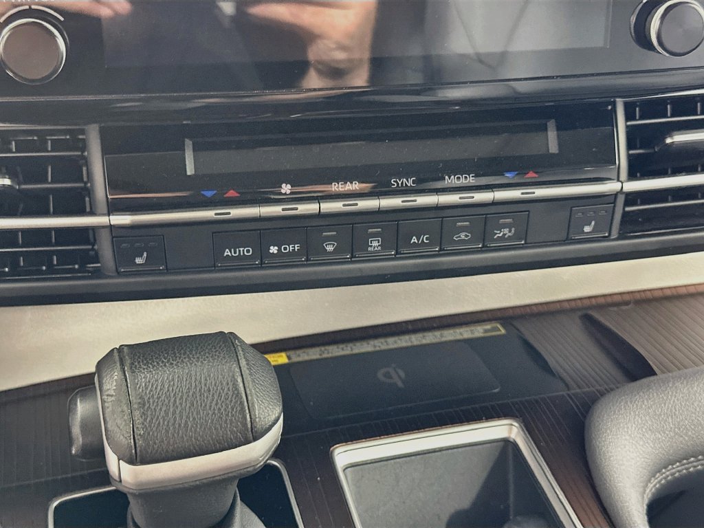 Certified 2022 Toyota Sienna XLE w/ XLE Plus Package AWD/4WD image 14