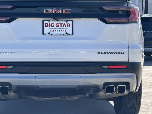 Used 2024 GMC Acadia Elevation image 11