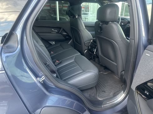 Used 2025 Land Rover Range Rover Sport SE image 13