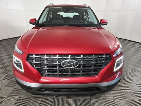 Used 2022 Hyundai Venue Limited w/ Cargo Package FWD image 8