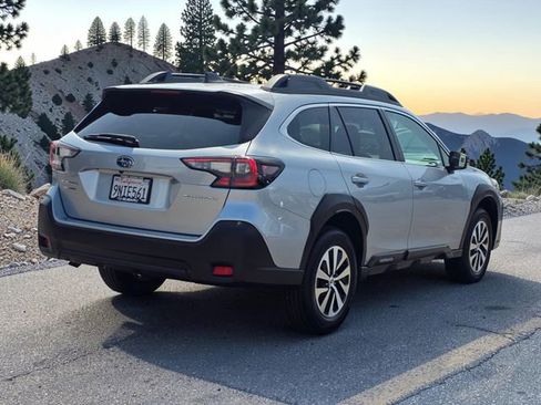 Certified 2025 Subaru Outback Premium AWD/4WD image 6
