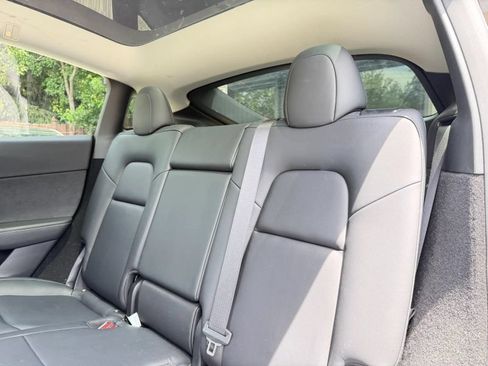 Used 2023 Tesla Model Y 2WD image 16