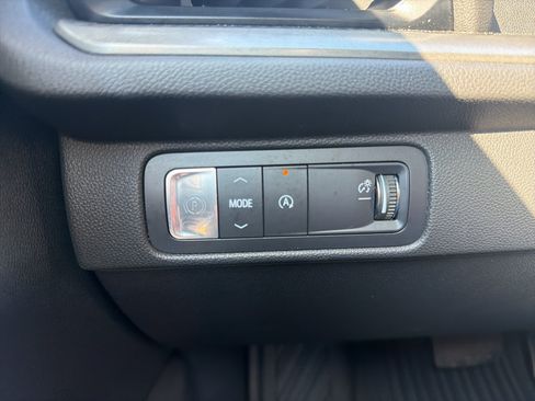 Used 2024 Chevrolet Traverse LT FWD image 26