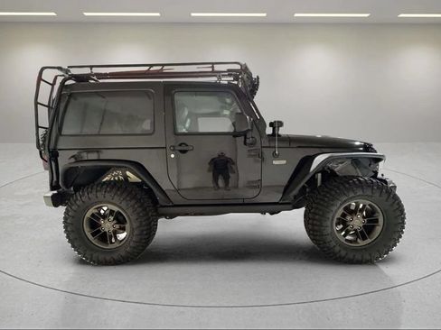 Used 2016 Jeep Wrangler Sahara AWD/4WD image 2