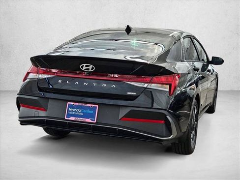 Used 2025 Hyundai Elantra SEL FWD image 5