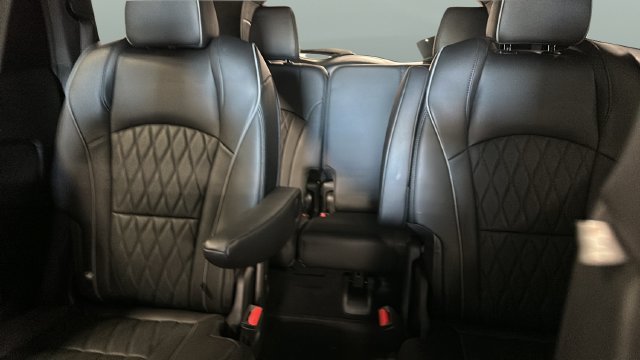 Used 2022 Buick Enclave Avenir w/ Avenir Technology Package AWD/4WD image 28