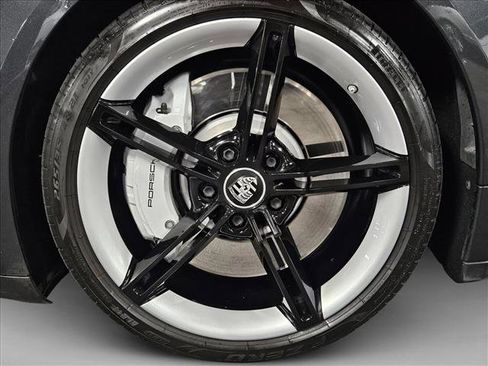 Used 2022 Porsche Taycan image 19