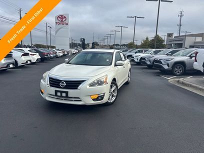 Used 2015 Nissan Altima 2.5 SV w/ Convenience Package