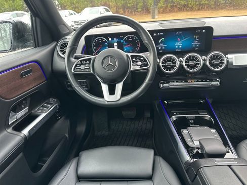 Certified 2022 Mercedes-Benz GLB 250 4MATIC image 2