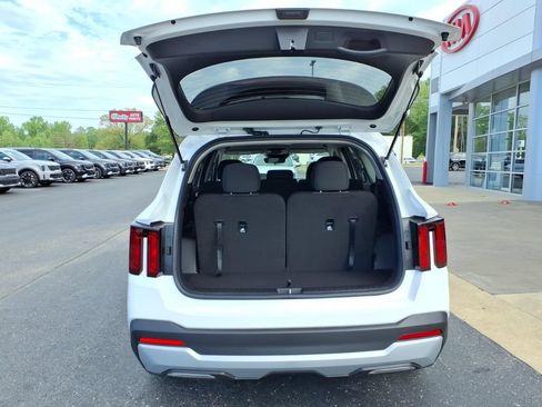 Certified 2026 Kia Sorento LX FWD image 6