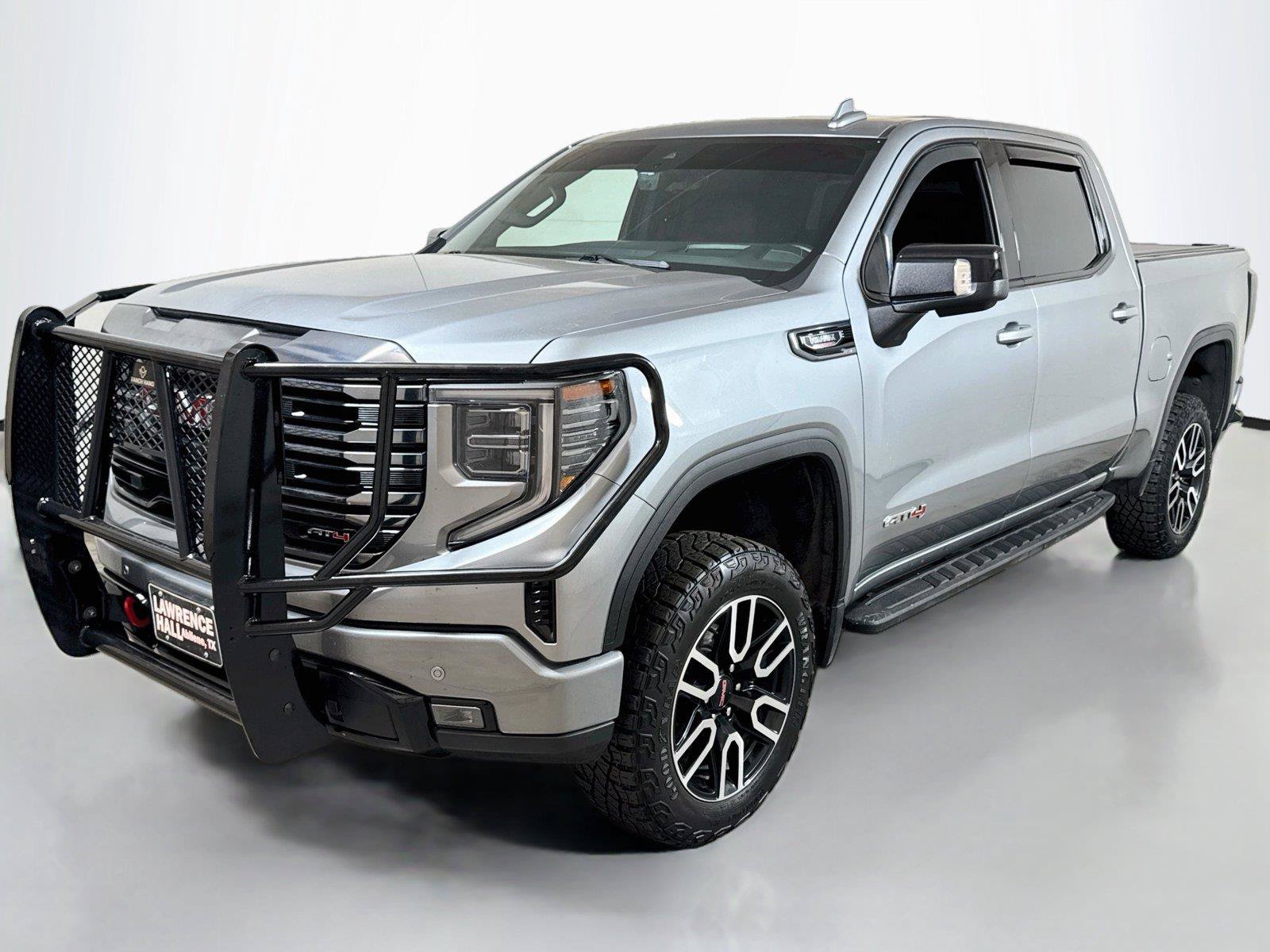 Used 2024 GMC Sierra 1500 AT4 w/ Technology Package AWD/4WD image 1