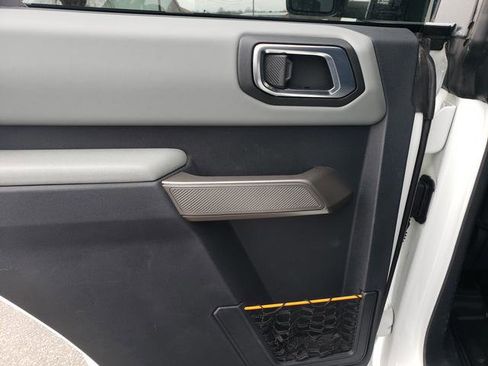 Used 2022 Ford Bronco Badlands image 13