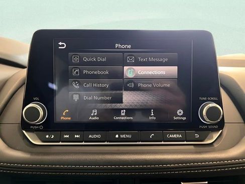 Used 2025 Nissan Rogue SV image 24