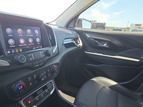 Used 2024 GMC Terrain SLT w/ Tech Package FWD image 28