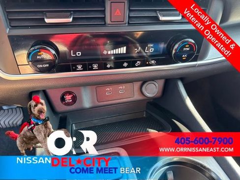 Used 2025 Nissan Rogue SV FWD image 26