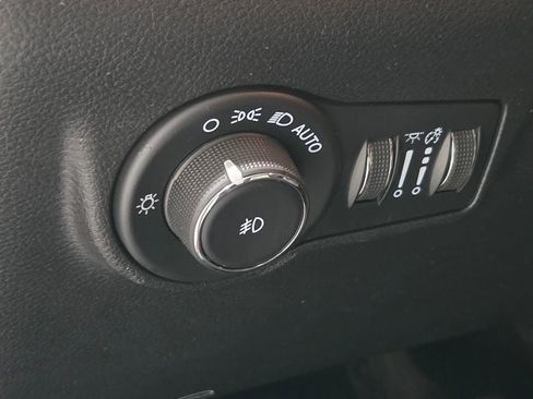 Used 2022 Jeep Compass Limited image 14