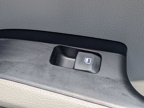 Used 2025 Kia Soul LX FWD image 29