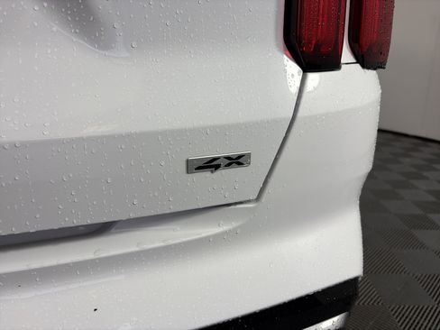 Certified 2023 Kia Sorento SX AWD/4WD image 18