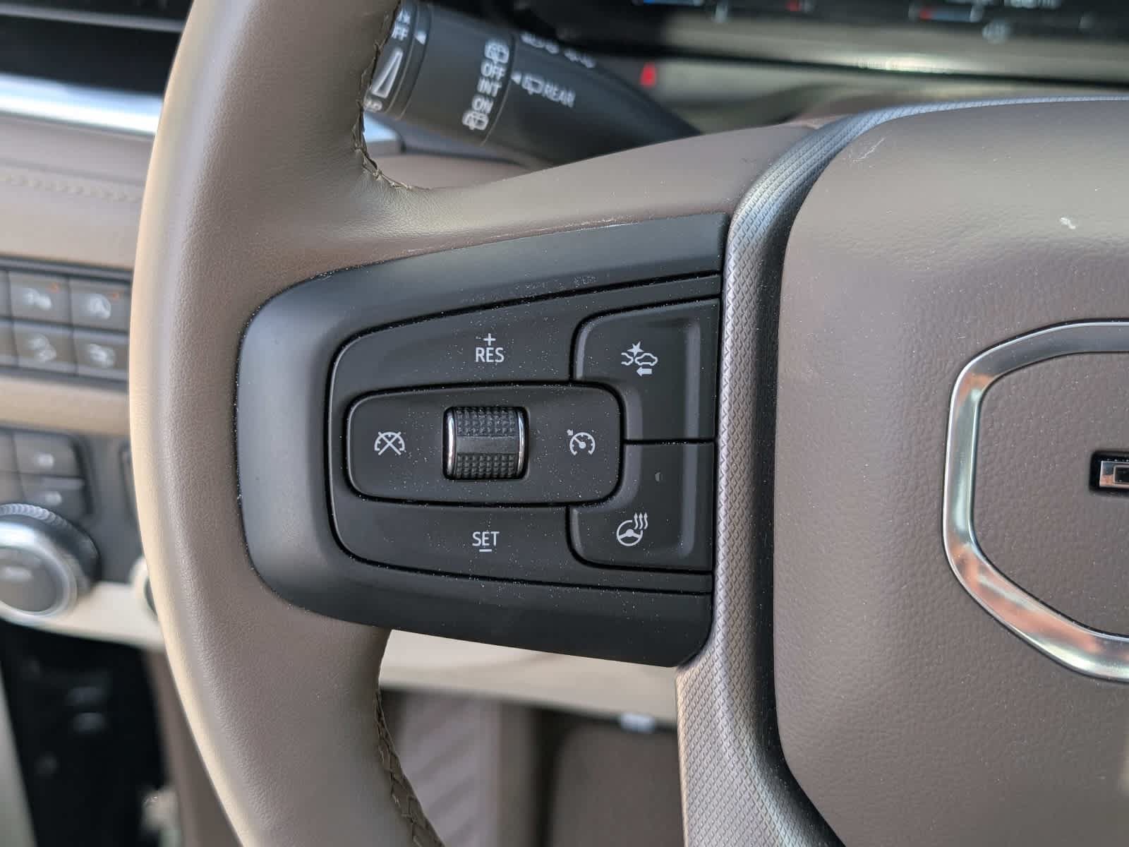 Used 2023 GMC Yukon XL Denali AWD/4WD image 28