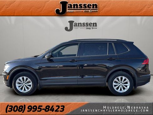 Used 2020 Volkswagen Tiguan S image 1