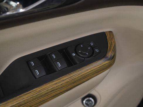 Used 2018 GMC Acadia Denali w/ Technology Package image 20