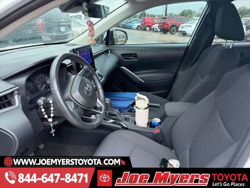 Used 2024 Toyota Corolla Cross LE image 2