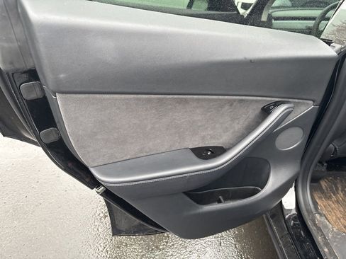 Used 2021 Tesla Model Y Long Range image 11