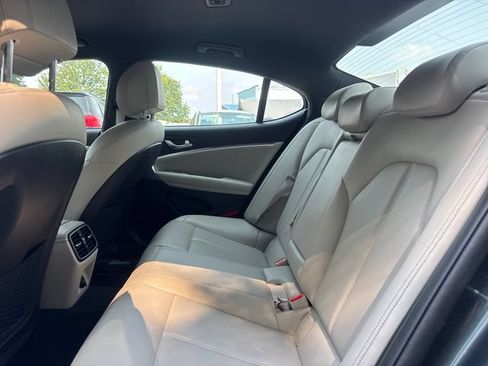 Used 2023 Genesis G70 2.0T AWD/4WD image 11