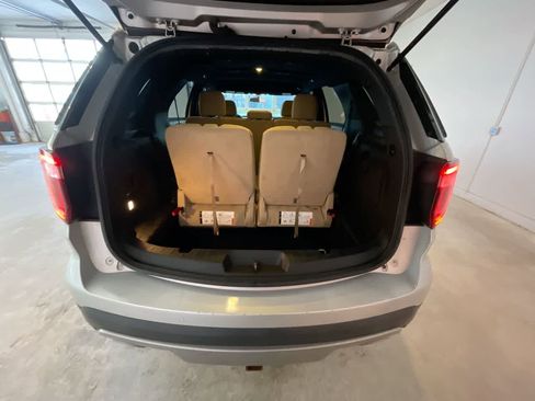 Used 2016 Ford Explorer XLT image 23
