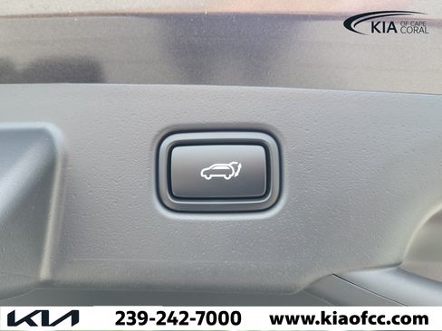 New 2026 Kia Niro Wind FWD image 11